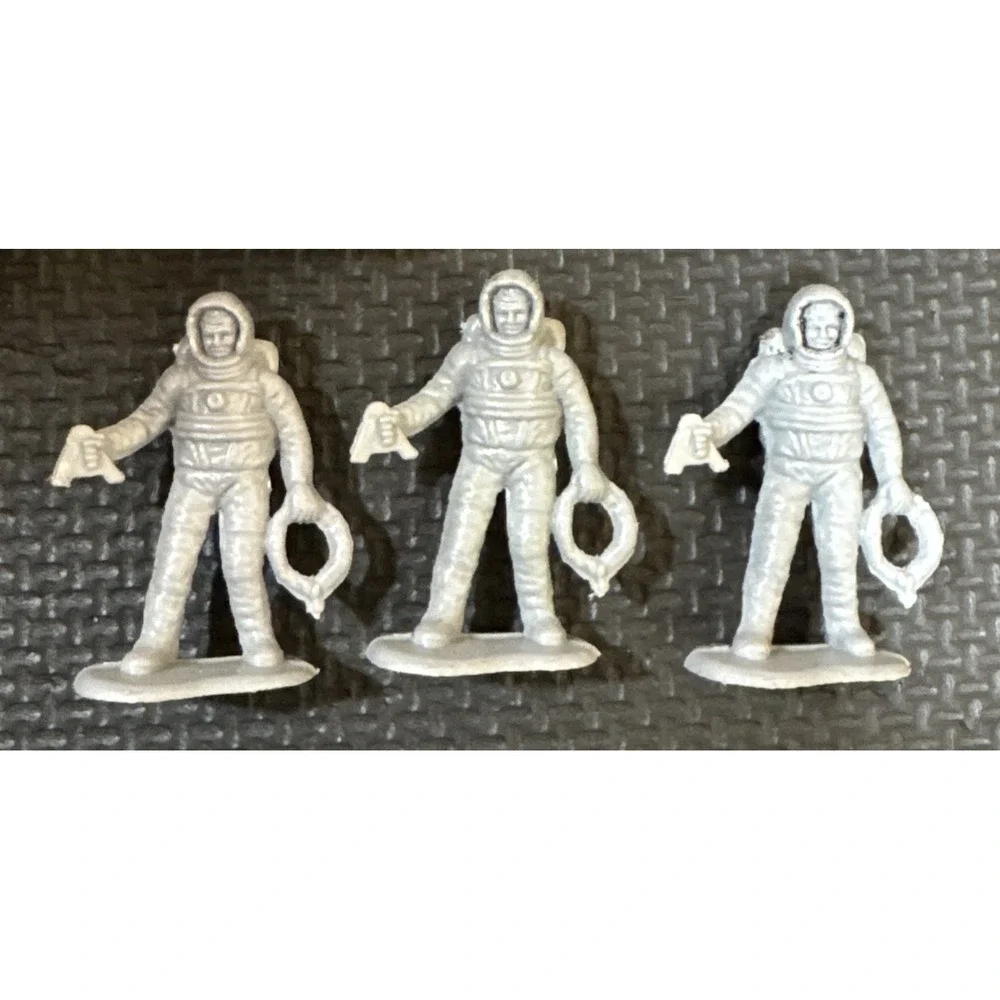 Vintage Grey Plastic Astronaut Spacemen Lot 11pc Marx MPC Style Space Men NASA